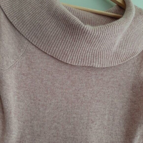RW&CO Off-Shoulder Sweater Top Pastel Pink Sz S - Picture 5 of 8